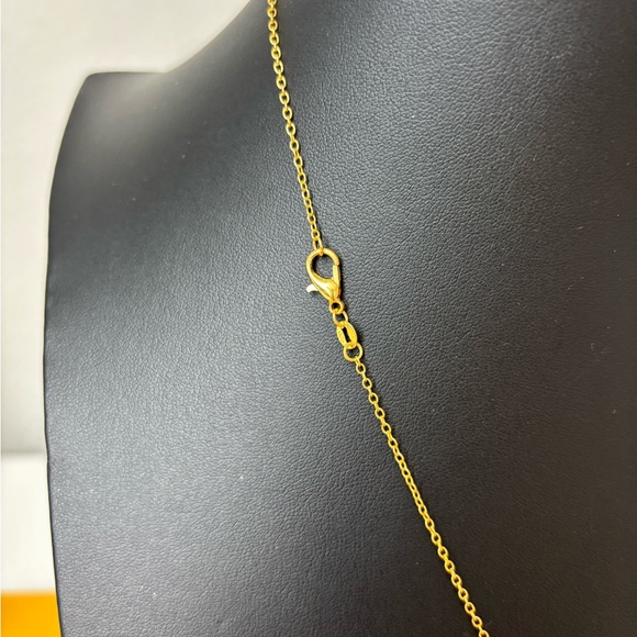 Gold Pendant Necklace. NWOT - Picture 6 of 6